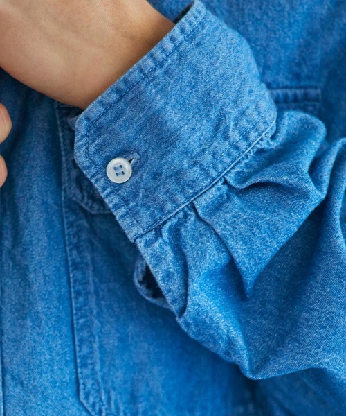 THE STANDARD（ザスタンダード）の「WEGO/パッカリングデニムシャツ（シャツ/ブラウス・メンズ・ライトインディゴブルー・MEDIUM/LARGE/SMALL）」の17枚目の写真