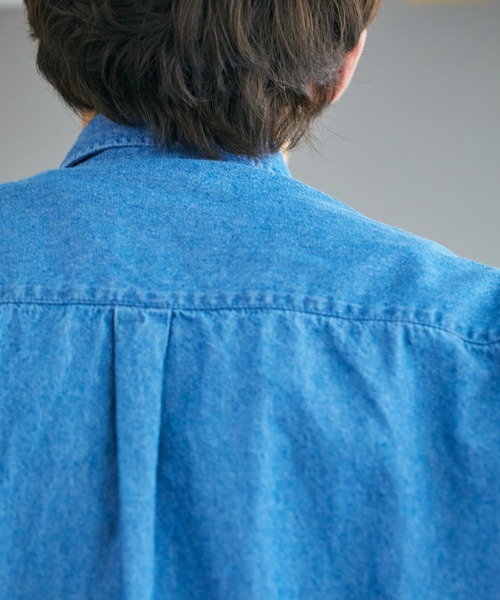 THE STANDARD（ザスタンダード）の「WEGO/パッカリングデニムシャツ（シャツ/ブラウス・メンズ・ライトインディゴブルー・MEDIUM/LARGE/SMALL）」の19枚目の写真