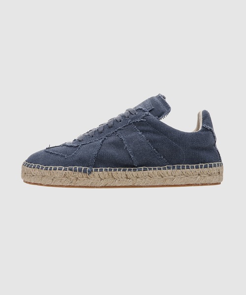 Maison Margiela(メゾンマルジェラ)の「SNEAKERS(スニーカー・メンズ・ネイビー/マスタード/ピンク系その他・42/41)」の2枚目の写真