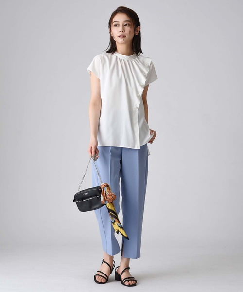 美品　RAW FUDGE ローファッジ　デザイン　ブラウス　長袖　Mサイズぐらい RAW FUDGE（ローファッジ）の「アシメパールデザインブラウス