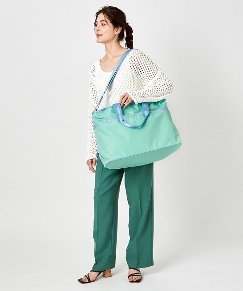 【LeSportsac】BLOC3 AEC ST LG ZIP TOTE★関税込★ LeSportsac（レスポートサック）の「AEC LG ZIP TOTE べール