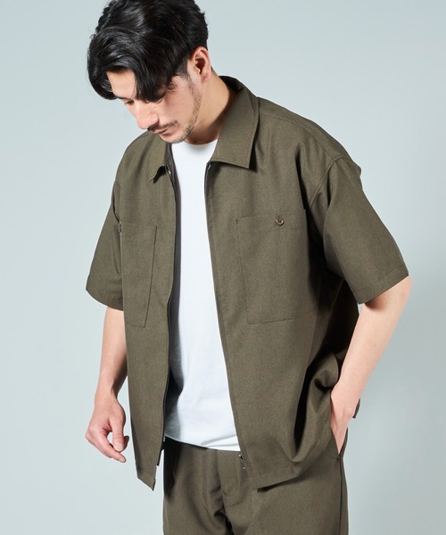 ADPOSION(アドポーション)の「【セットアップ対応】ドライポリエステル ビッグシルエット ジップアップ半袖シャツ(シャツ/ブラウス・メンズ・グリーン/ブラック/ベージュ/ブルー・MEDIUM/X-LARGE/LARGE)」の3枚目の写真