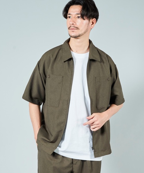 ADPOSION(アドポーション)の「【セットアップ対応】ドライポリエステル ビッグシルエット ジップアップ半袖シャツ(シャツ/ブラウス・メンズ・グリーン/ブラック/ベージュ/ブルー・MEDIUM/X-LARGE/LARGE)」の12枚目の写真