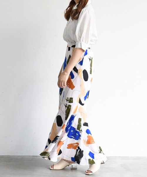sango（sango）の「デシンアートプリント切替マーメイドスカート（スカート・レディース・オフホワイト/ブラック・FREE）」の6枚目の写真