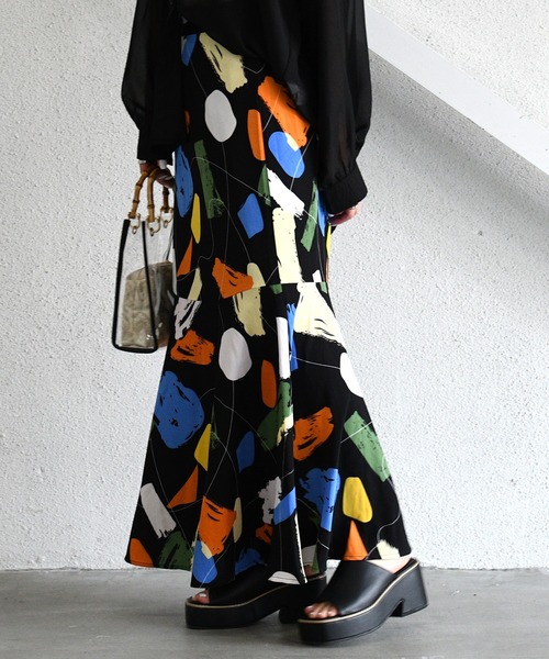 sango（sango）の「デシンアートプリント切替マーメイドスカート（スカート・レディース・オフホワイト/ブラック・FREE）」の9枚目の写真