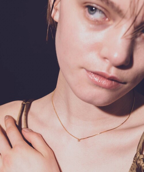 and cloud（アンドクラウド）の「Grayscale Diamond Necklace（ネックレス・レディース・イエローゴールド・FREE）」の4枚目の写真