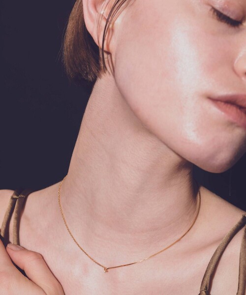 and cloud（アンドクラウド）の「Grayscale Diamond Necklace（ネックレス・レディース・イエローゴールド・FREE）」の5枚目の写真