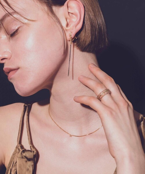 and cloud（アンドクラウド）の「Grayscale Diamond Necklace（ネックレス・レディース・イエローゴールド・FREE）」の6枚目の写真