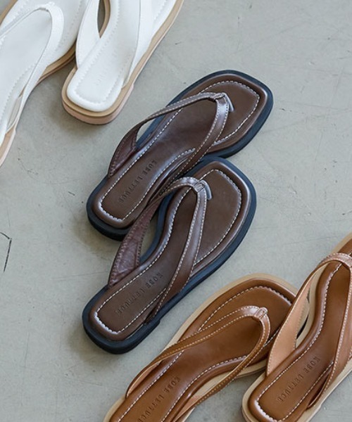 KOBE LETTUCE（コウベレタス）の「トングフラットステッチサンダル（サンダル・レディース・ホワイト/ブラック/ブラウン/キャメル・LL/S/M/L）」の3枚目の写真