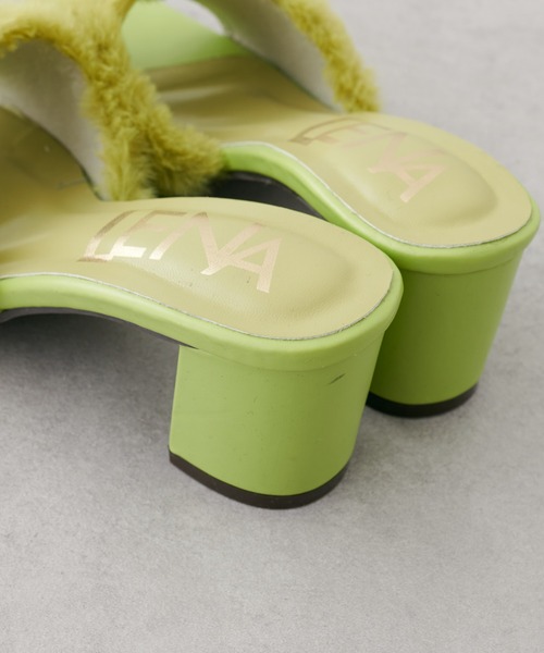 natural couture（ナチュラルクチュール）の「2022AWアイテム/今季注目の主役級アイテム ファーヒールサンダル（サンダル・レディース・グリーン/ダークブラウン・MEDIUM/LARGE）」の4枚目の写真