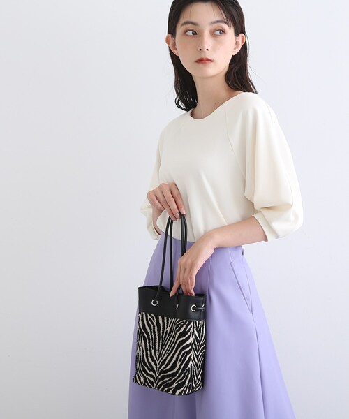 INDIVI(インディヴィ)の「◆【ゼブラ柄】ジャカード巾着バッグ(ハンドバッグ・レディース・ブラック系4/ブラウン系5/ネイビー系4/グリーン系その他5・00)」の21枚目の写真