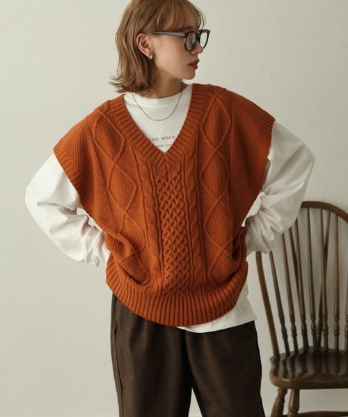 Chillfar（チルファー）の「5G深Vネックニットベスト（ベスト・レディース・ブラック/オレンジ/ブルー/ライトベージュ・FREE）」の4枚目の写真