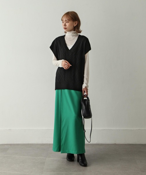 Chillfar（チルファー）の「5G深Vネックニットベスト（ベスト・レディース・ブラック/オレンジ/ブルー/ライトベージュ・FREE）」の17枚目の写真