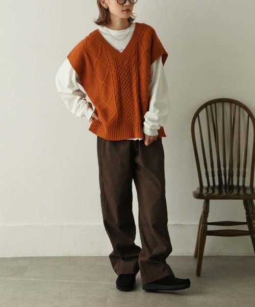 Chillfar（チルファー）の「5G深Vネックニットベスト（ベスト・レディース・ブラック/オレンジ/ブルー/ライトベージュ・FREE）」の7枚目の写真