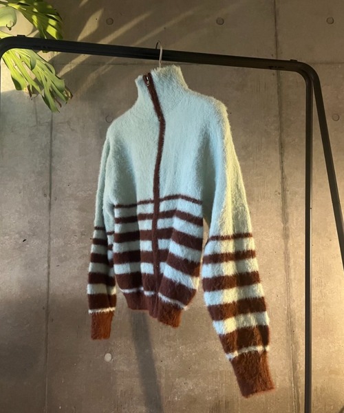 Vipoa(ヴィポア)の「MOHAIR LIKE MULTI STRIPE KNIT(ニット/セーター・レディース・グリーン/ピンク・FREE)」の6枚目の写真
