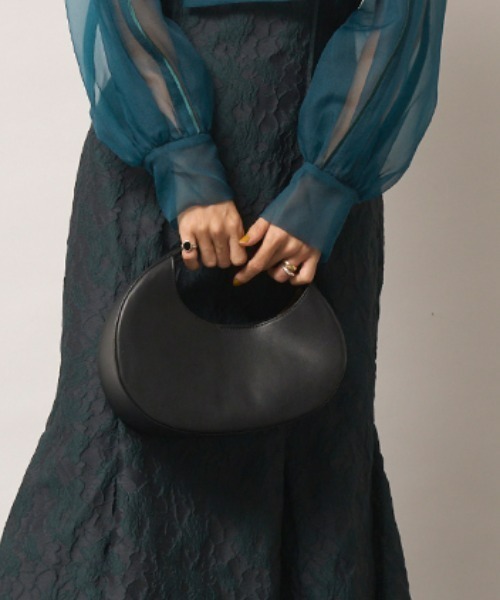 ハーフムーンバッグ