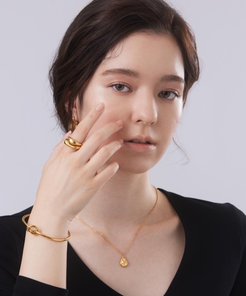 ieLS(イエルズ)の「金属アレルギー対応「ieLS」ステンレス ドロップチャームネックレス(ネックレス・メンズ・ゴールド/シルバー・ONE SIZE)」の5枚目の写真