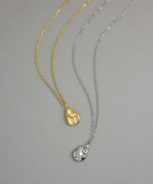ieLS(イエルズ)の「金属アレルギー対応「ieLS」ステンレス ドロップチャームネックレス(ネックレス・メンズ・ゴールド/シルバー・ONE SIZE)」の11枚目の写真