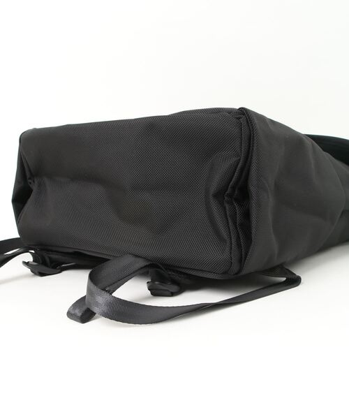 Manhattan Portage BLACK LABEL（マンハッタンポーテージ　ブラックレーベル）の「THE GOTHAM MESSENGER BACKPACK（バックパック/リュック・メンズ・ブラック・MEDIUM）」の11枚目の写真
