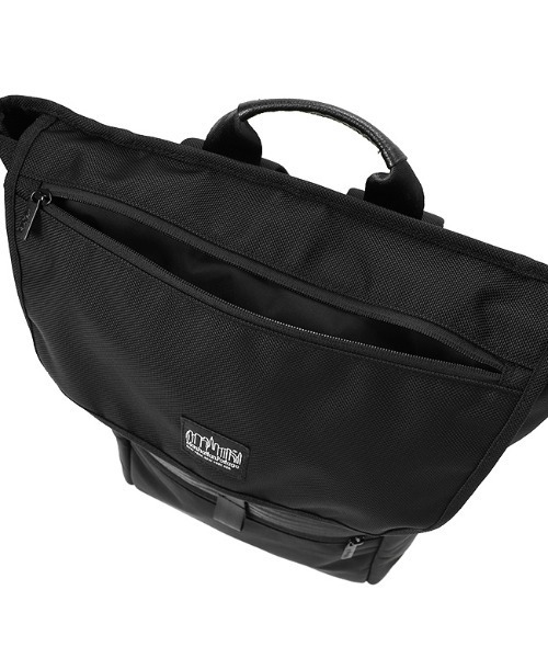 Manhattan Portage BLACK LABEL（マンハッタンポーテージ　ブラックレーベル）の「THE GOTHAM MESSENGER BACKPACK（バックパック/リュック・メンズ・ブラック・MEDIUM）」の6枚目の写真