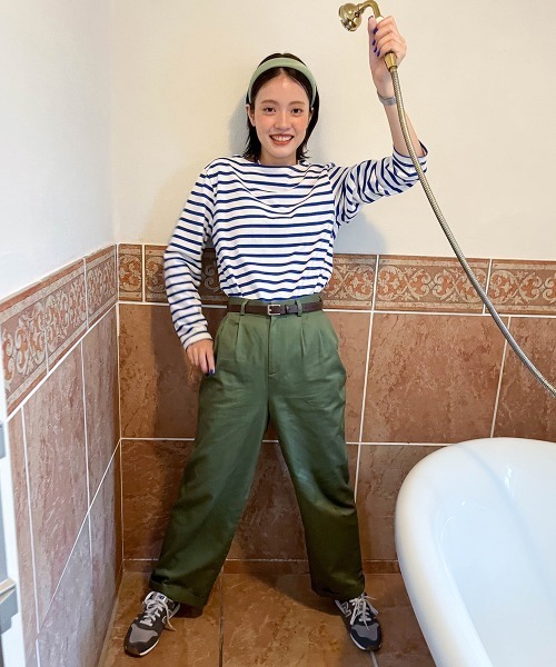 Le temps riche(ルタンリッシュ)の「ツータックワイドトラウザース<Le temps riche>(チノパンツ・レディース・ベージュ/オリーブ・M/S/L/LL)」の11枚目の写真
