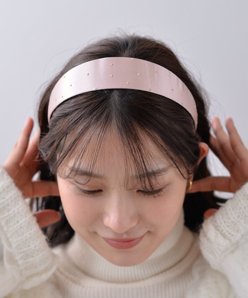 Monocoro toppi(モノコロトッピ)の「スタッズデザイン ワイドカチューシャ シンプル レトロ サテン生地(カチューシャ・レディース・ブラック/ピンク・フリー)」の8枚目の写真