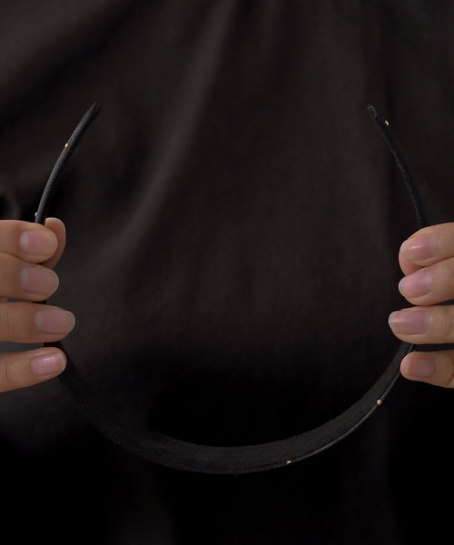 Monocoro toppi(モノコロトッピ)の「スタッズデザイン ワイドカチューシャ シンプル レトロ サテン生地(カチューシャ・レディース・ブラック/ピンク・フリー)」の13枚目の写真