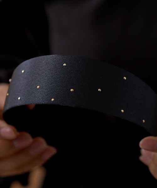 Monocoro toppi(モノコロトッピ)の「スタッズデザイン ワイドカチューシャ シンプル レトロ サテン生地(カチューシャ・レディース・ブラック/ピンク・フリー)」の14枚目の写真