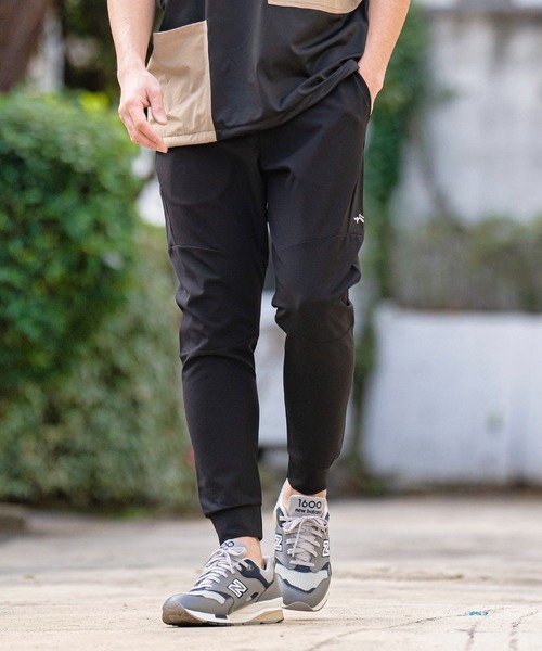 CALL&RESPONSE(コールアンドレスポンス)の「mp10776-NOBIRU360°-ジョガーパンツ(その他パンツ・メンズ・グレイッシュベージュ/ブラック・1/2/4/5)」の2枚目の写真