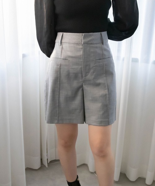 RANDA（ランダ）の「センタータックショートパンツ（その他パンツ・レディース・ベージュ/ネイビー/グレー・0/1）」の2枚目の写真