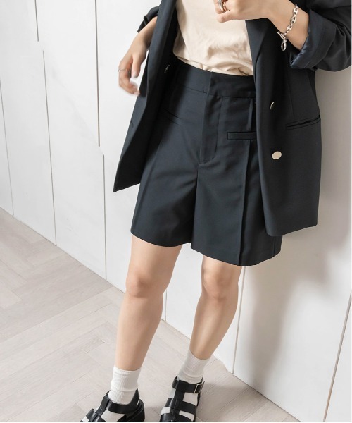 RANDA（ランダ）の「センタータックショートパンツ（その他パンツ・レディース・ベージュ/ネイビー/グレー・0/1）」の7枚目の写真