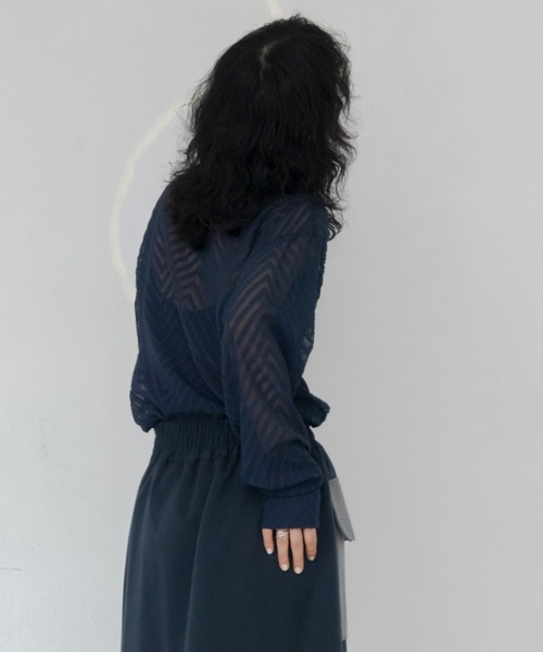 VACANCY（ヴァカンシー）の「バリモア襟カットジャガードシアーシャツ（シャツ/ブラウス・レディース・ネイビー/グリーン/アイボリー・FREE）」の7枚目の写真