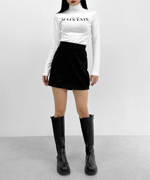 LVEU.(ラブユ.)の「High neck logo cropped tops / ハイネックロゴクロップドトップス(Tシャツ/カットソー・レディース・ホワイト/ブラック・FREE)」の7枚目の写真