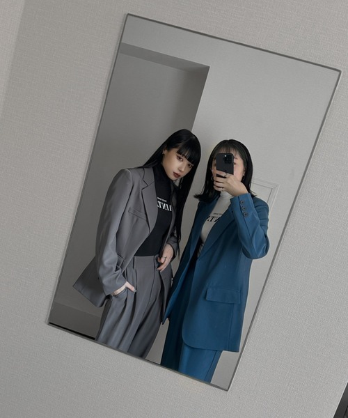 LVEU.(ラブユ.)の「High neck logo cropped tops / ハイネックロゴクロップドトップス(Tシャツ/カットソー・レディース・ホワイト/ブラック・FREE)」の6枚目の写真