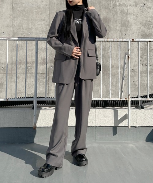 LVEU.(ラブユ.)の「High neck logo cropped tops / ハイネックロゴクロップドトップス(Tシャツ/カットソー・レディース・ホワイト/ブラック・FREE)」の14枚目の写真