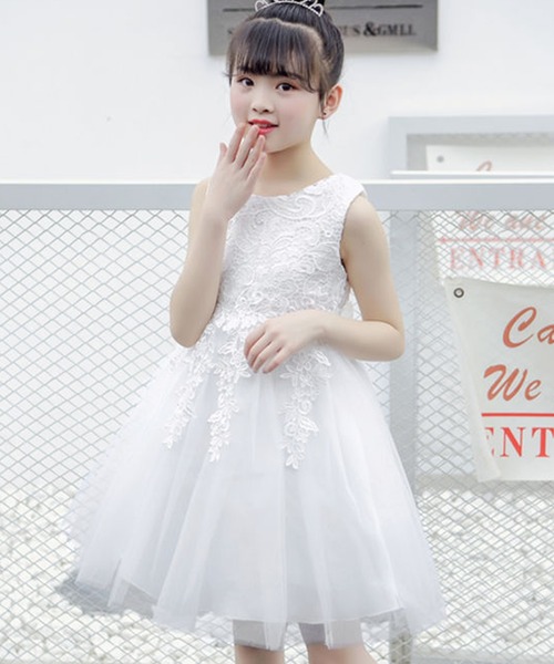 DAY CLOSET（デイ クローゼット）の「キッズ ノースリーブバックリボン刺繍レースチュールドレス（ドレス・キッズ・ホワイト・110cm/140cm/150cm/130cm/120cm/160cm）」の5枚目の写真