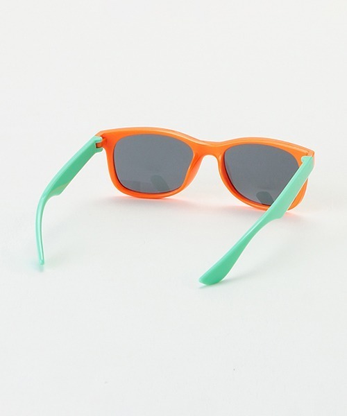 petit main（プティマイン）の「ウェリントン風サングラス（サングラス・キッズ・オレンジ/マルチ/ブルー/ブラック・FREE）」の5枚目の写真