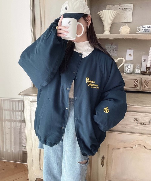 Java（ジャバ）の「《JAVAジャバ 別注》ロゴ刺繍中綿ノーカラー