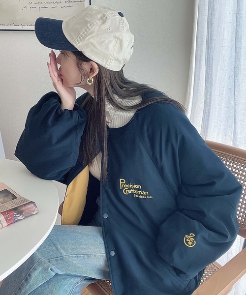 Java（ジャバ）の「《JAVAジャバ 別注》ロゴ刺繍中綿ノーカラー