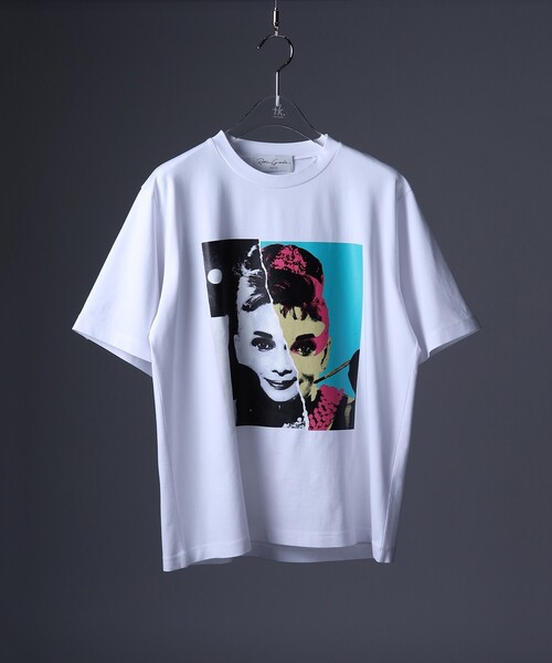 tk.TAKEO KIKUCHI(ティーケータケオキクチ)の「◆Retro Grade for tk.TAKEO KIKUCHI モンロー&ヘップバーンTシャツ(Tシャツ/カットソー・メンズ・ホワイト/ブラック/ホワイト系1/ブラック系・01/02/03)」の2枚目の写真