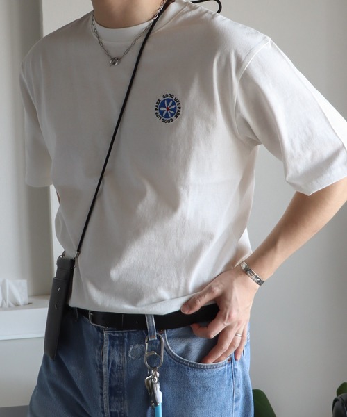 __gram.(スペースグラム)の「フラワーワッペン刺繍Tシャツ(Tシャツ/カットソー・メンズ・ホワイト/ホワイト×ネイビー/ブラック/ホワイト×グリーン・M/L)」の6枚目の写真