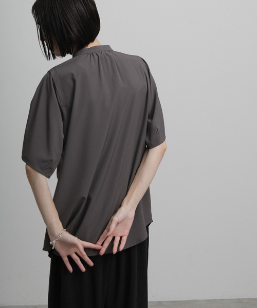 select MOCA(セレクトモカ)の「ハーフスリーブバンドカラーブラウス(シャツ/ブラウス・レディース・ライトベージュ/ブラック/チャコールグレー・FREE)」の16枚目の写真