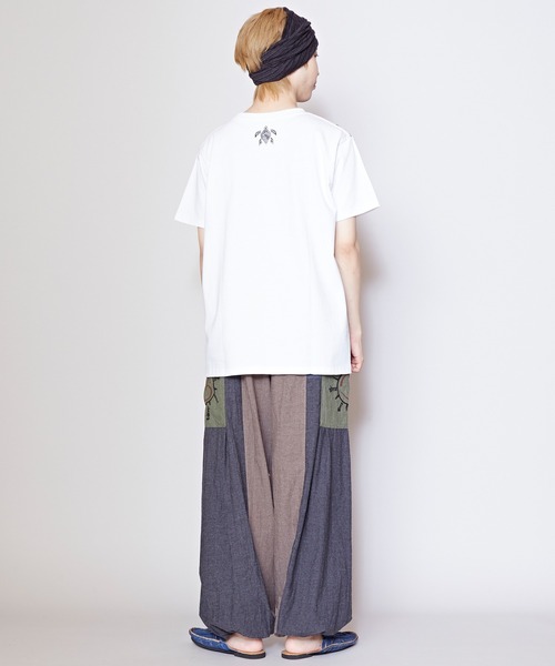 チャイハネ（チャイハネ）の「【チャイハネ】洋輔×Amina メッカーTシャツ（Tシャツ/カットソー・メンズ・ブラック/レッド/ホワイト/ベージュ・M/L）」の12枚目の写真