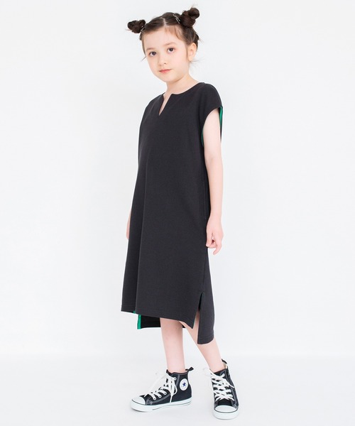 BRANSHES(ブランシェス)の「Vネックロングジャンパースカート(ジャンパースカート・キッズ・ベージュ/ブラック・100/120/130/140/150/110/160)」の5枚目の写真