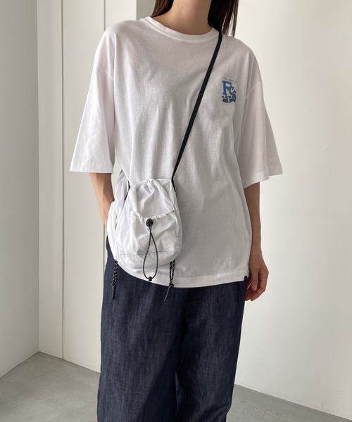 CANAL JEAN（キャナルジーン）の「El mar　2wayナイロンミニ巾着バッグ（ショルダーバッグ・レディース・ホワイト/ブラック・ONE SIZE）」の7枚目の写真