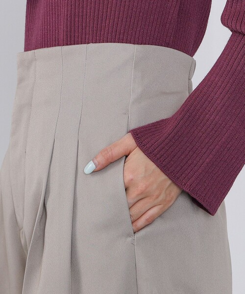 BEAMS HEART（ビームスハート）の「BEAMS HEART / ハイウエスト パンツ（スラックス・レディース・ブラウン系その他2/ブラック/グリーン系その他5・SMALL/MEDIUM）」の19枚目の写真