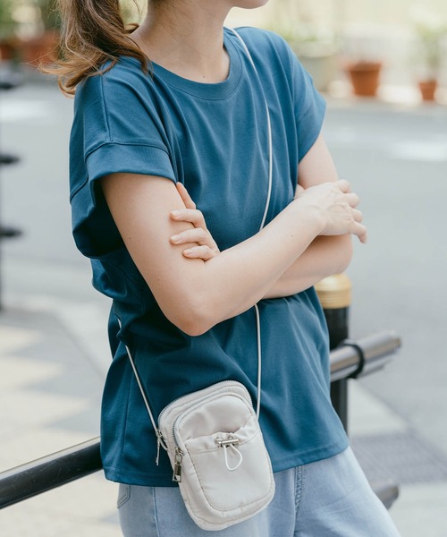 ZAKKA-BOX(ザッカボックス)の「つや感フレンチスリーブプルオーバー(Tシャツ/カットソー・レディース・ベージュ/ブルー系その他・FREE)」の3枚目の写真