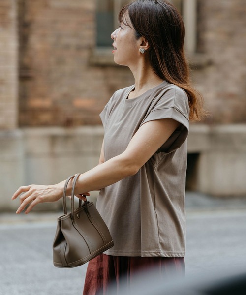 ZAKKA-BOX(ザッカボックス)の「つや感フレンチスリーブプルオーバー(Tシャツ/カットソー・レディース・ベージュ/ブルー系その他・FREE)」の7枚目の写真