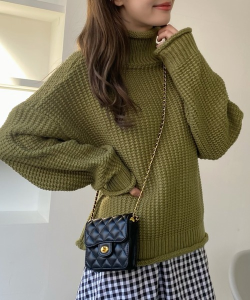 Ada.(エイダ)の「鹿子編みハイネックボリュームニット(ニット/セーター・レディース・ブラック/カーキ/ベージュ/モカ/アイボリー・FREE)」の5枚目の写真