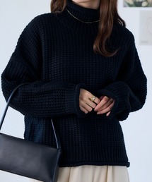 鹿子編みハイネックボリュームニット